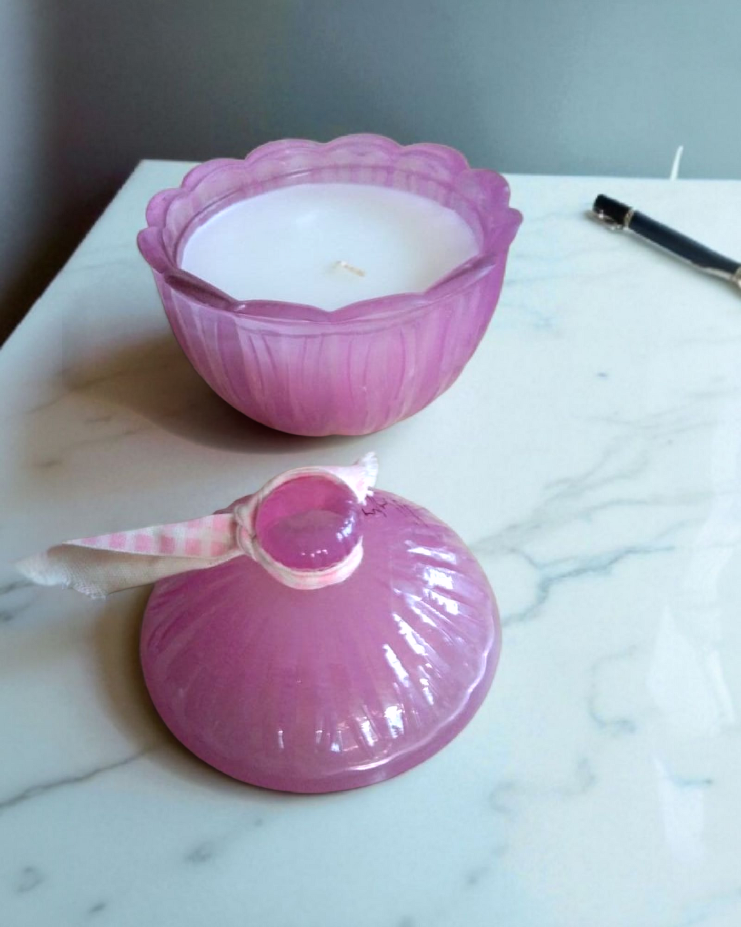 Vintage Rose Glass Candle Bowl with Lid – Hand-Poured Elegance